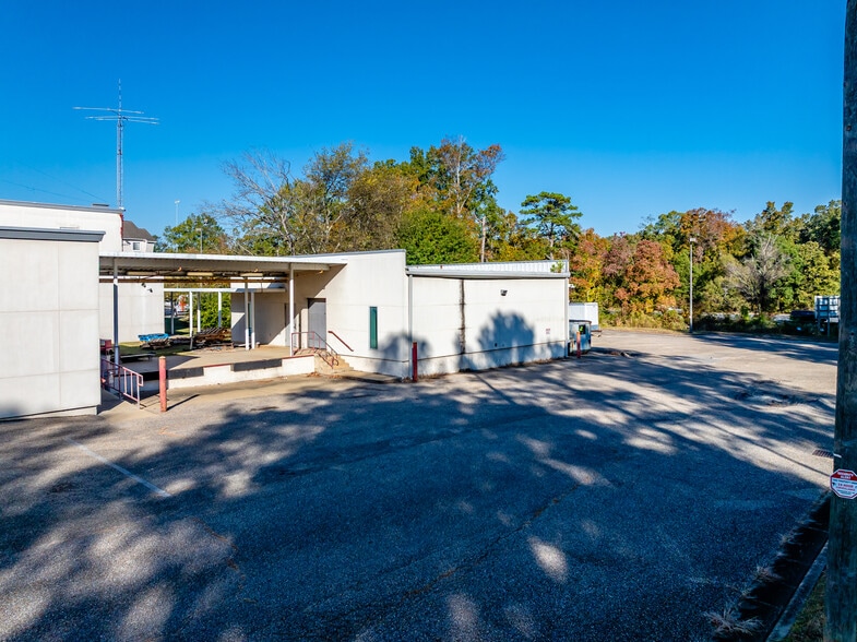 More Photos Of 5015 Woods Crossing Rd, Montgomery Office For Sale