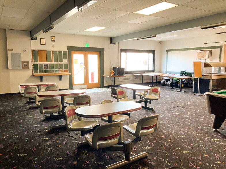 More Photos Of 641 S Columbia Ave, Connell Bowling Alley For Sale