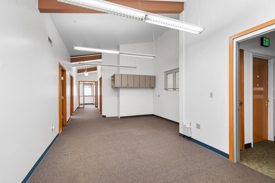 More Photos Of 752 108th Ave NE, Bellevue Religious Facility For Lease