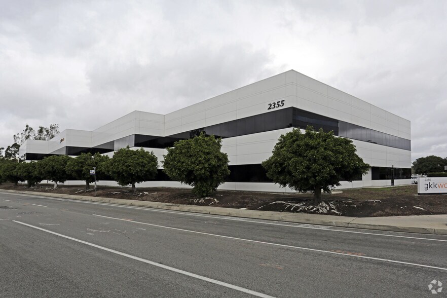 More Photos Of 2355 Main St, Irvine Office For Lease