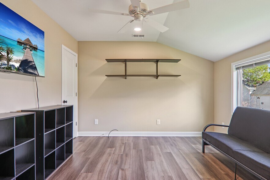 More Photos Of 111 W Crawford St, Landrum Flex For Sale