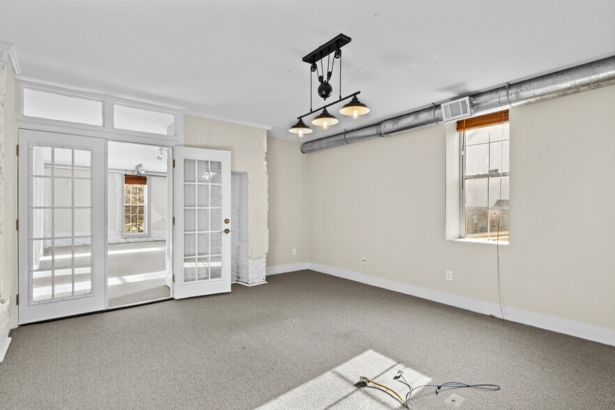 More Photos Of 90 E Moreno St, Buford Office Residential For Sale