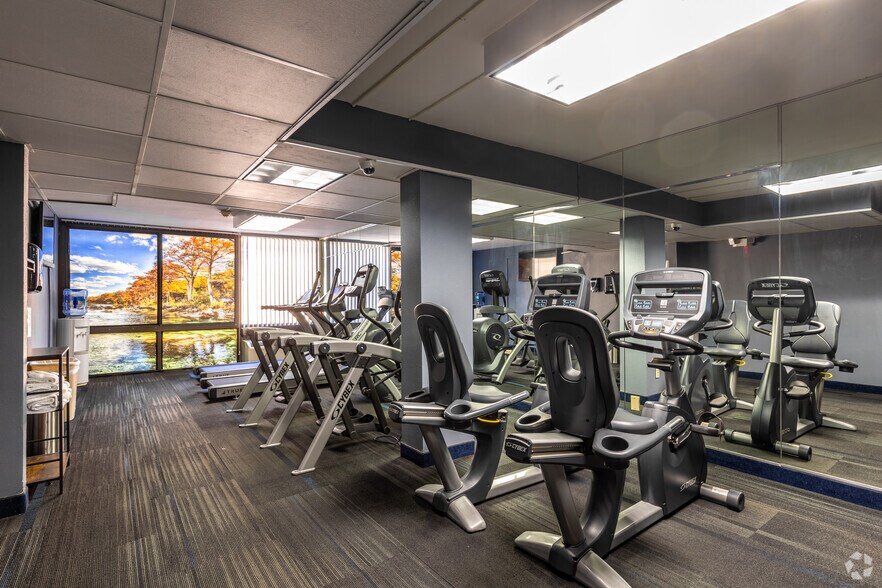 More Photos Of 801 Avenue Q, Lubbock Hotel For Sale