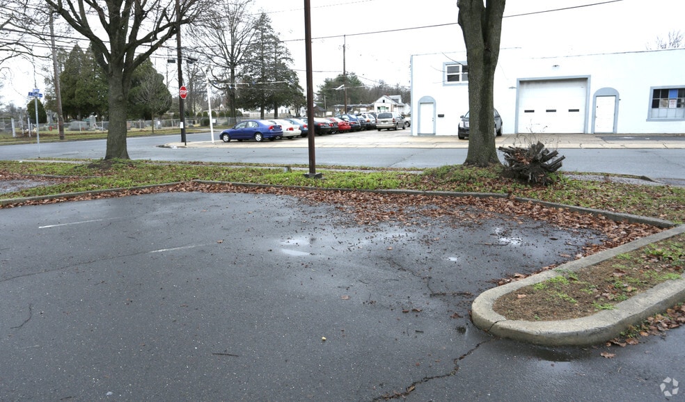 More Photos Of 1202 S Olden Ave, Hamilton Office For Sale