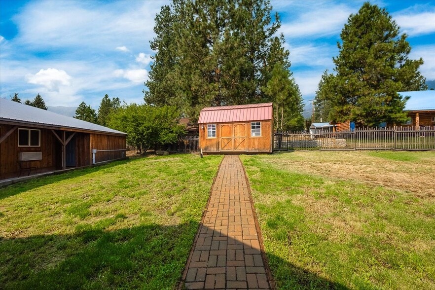 More Photos Of 486 S Middle Fork Rd, Garden Valley Hotel For Sale