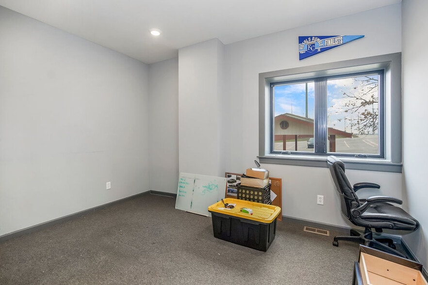 More Photos Of 6807 Sobbie Rd, Pleasant Valley Industrial For Sale