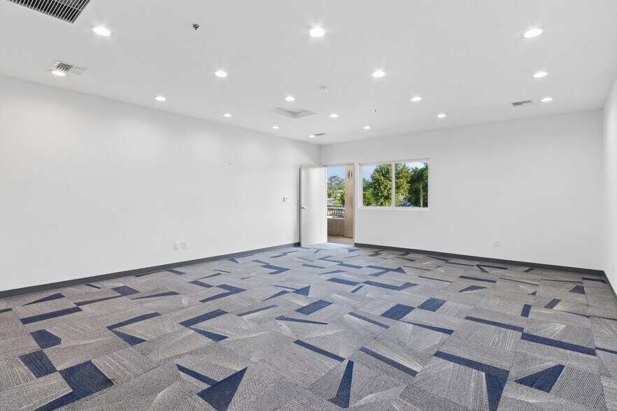 More Photos Of 11185 Roswell Ave, Pomona Warehouse For Lease