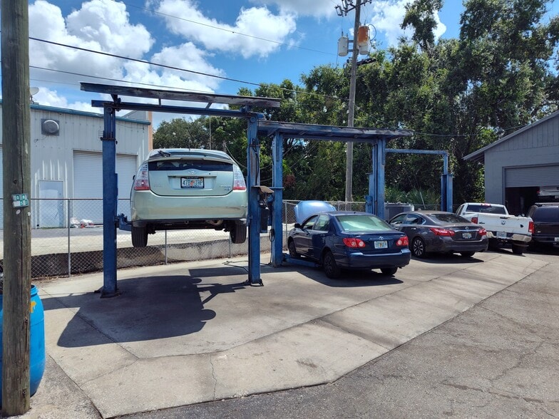 More Photos Of 1814 S Parsons Ave, Seffner Auto Dealership For Sale