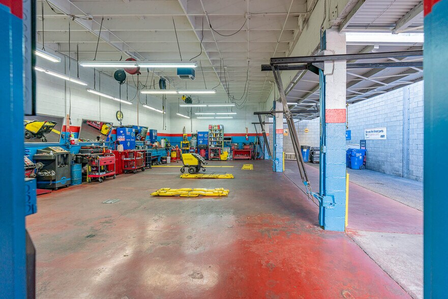 More Photos Of 15348 San Fernando Mission Blvd, Mission Hills Auto Repair For Sale