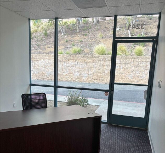 More Photos Of 3241 Grande Vista Dr, Newbury Park Warehouse For Sale