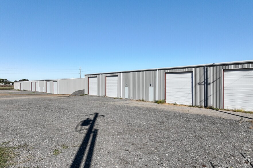 More Photos Of 5640 Eden Rd, Kennedale Unknown For Lease