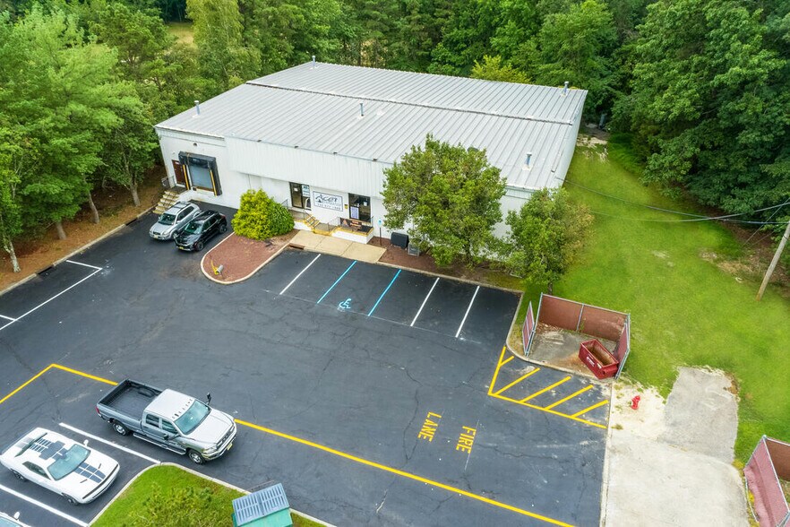 Primary Photo Of 2248 US Highway 9, Howell Warehouse For Lease