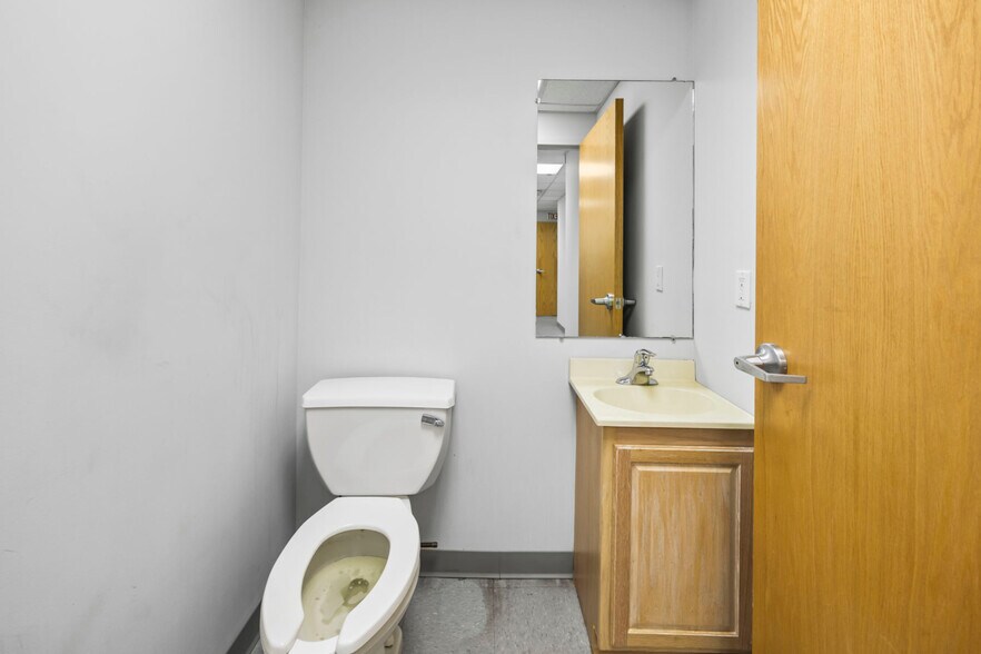 More Photos Of 314 Chris Gaupp Dr, Galloway Medical For Lease