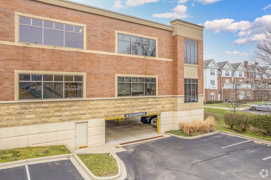 More Photos Of 8250 Kenwood Crossing Way, Cincinnati Medical For Lease