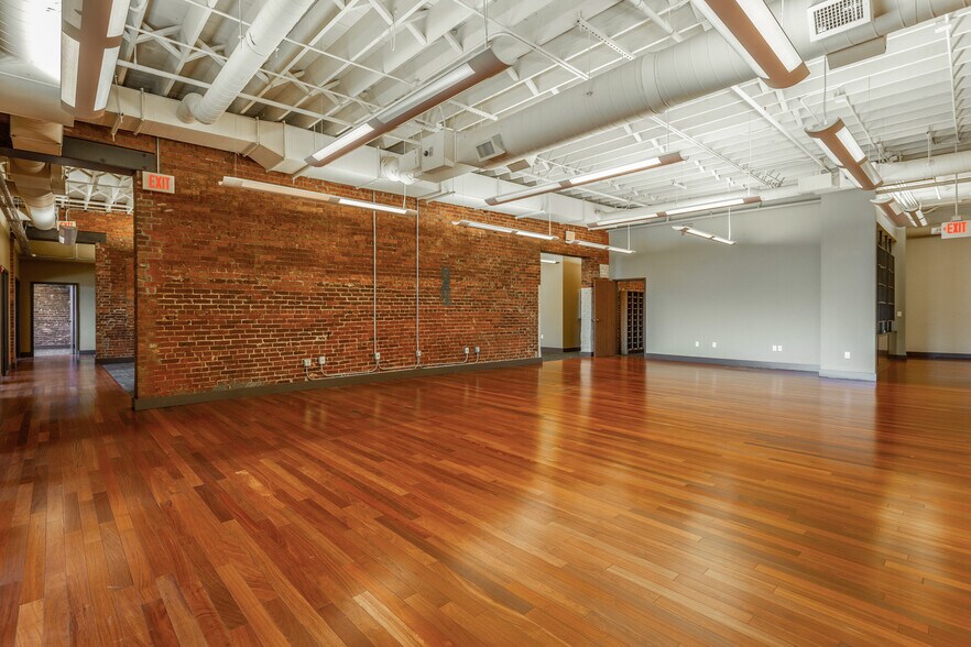 More Photos Of 201 W Main St, Chattanooga Office Residential For Sale
