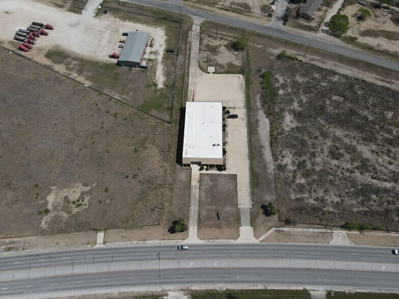 More Photos Of 8276 N SH 16, Poteet Distribution For Sale