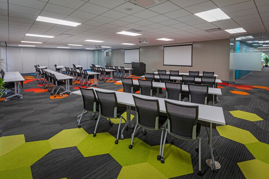 More Photos Of 110 Franklin Rd Se, Roanoke Office For Lease