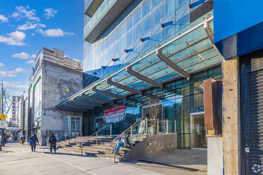 More Photos Of 36-18 Main St, Flushing Medical For Lease