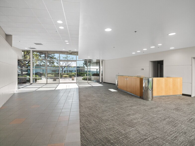 More Photos Of 5001 E La Palma Ave, Anaheim Manufacturing For Lease