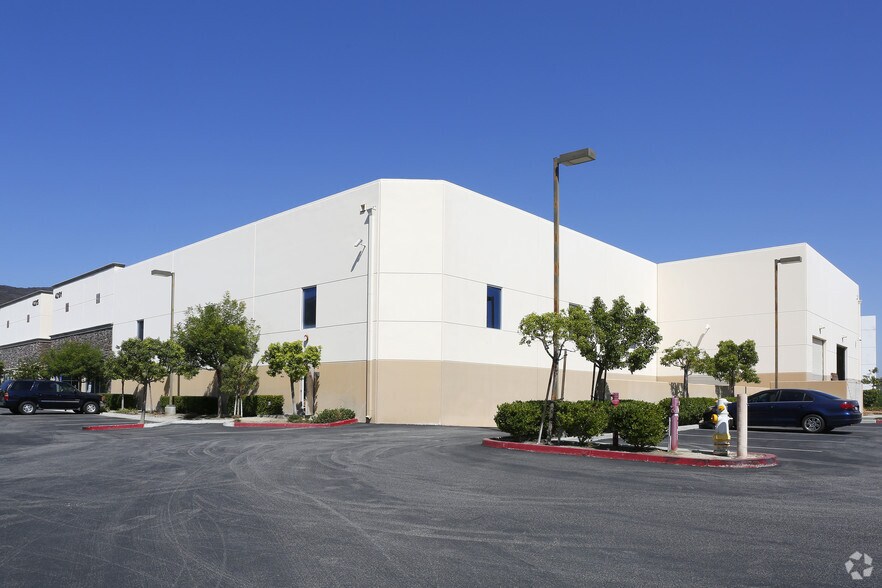More Photos Of 42191 Zevo Dr, Temecula Warehouse For Lease