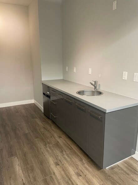 More Photos Of 2332 Cotner Ave, Los Angeles Loft Creative Space For Lease
