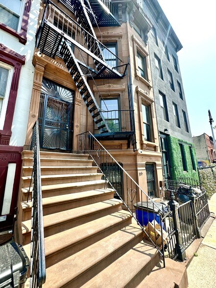 155 Stuyvesant Ave Brooklyn NY - 155 Stuyvesant Ave Brooklyn Photo 4 Of 5 