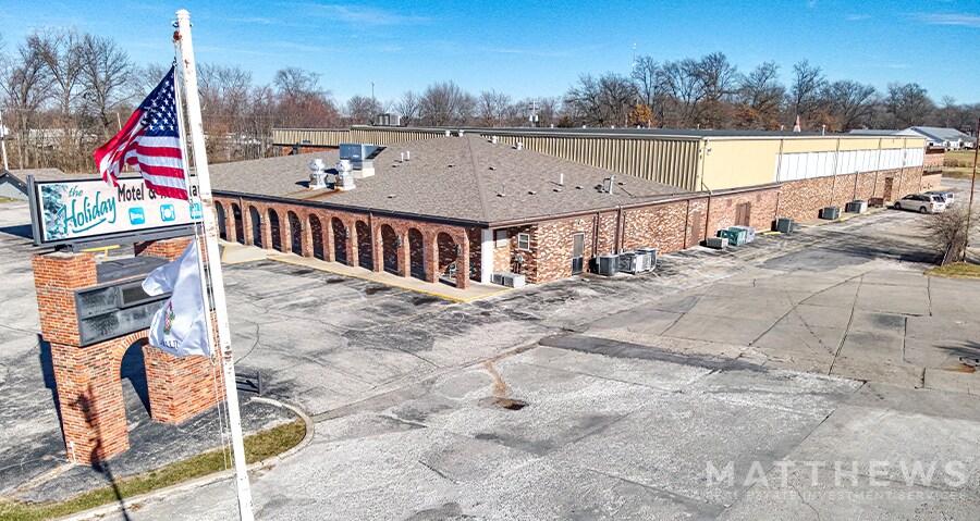 Primary Photo Of 1300 S West St, Olney Hotel For Sale