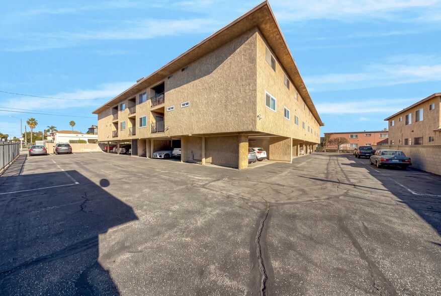 More Photos Of 2101 Vine St, Alhambra Apartments For Sale