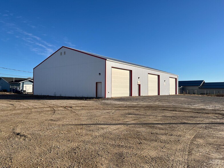 Primary Photo Of 42 10th St, Weyburn Industrial For Lease