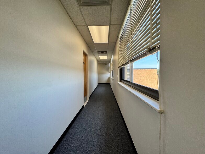 More Photos Of 1980-1990 Pawtucket Ave, East Providence Office For Lease