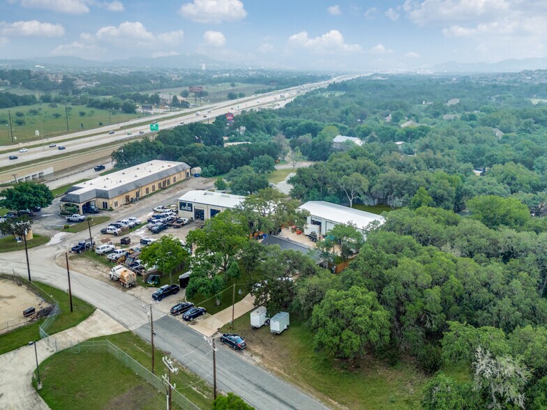 More Photos Of 8424 Indian Hills Ln, Boerne Light Distribution For Lease