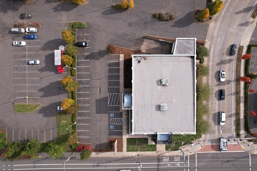 More Photos Of 10800 SE 82nd Ave, Happy Valley Storefront Retail Office For Sale