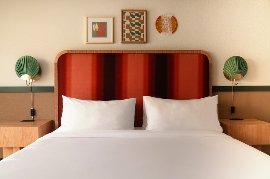 More Photos Of 1700 S Palm Canyon Dr, Palm Springs Hotel For Sale