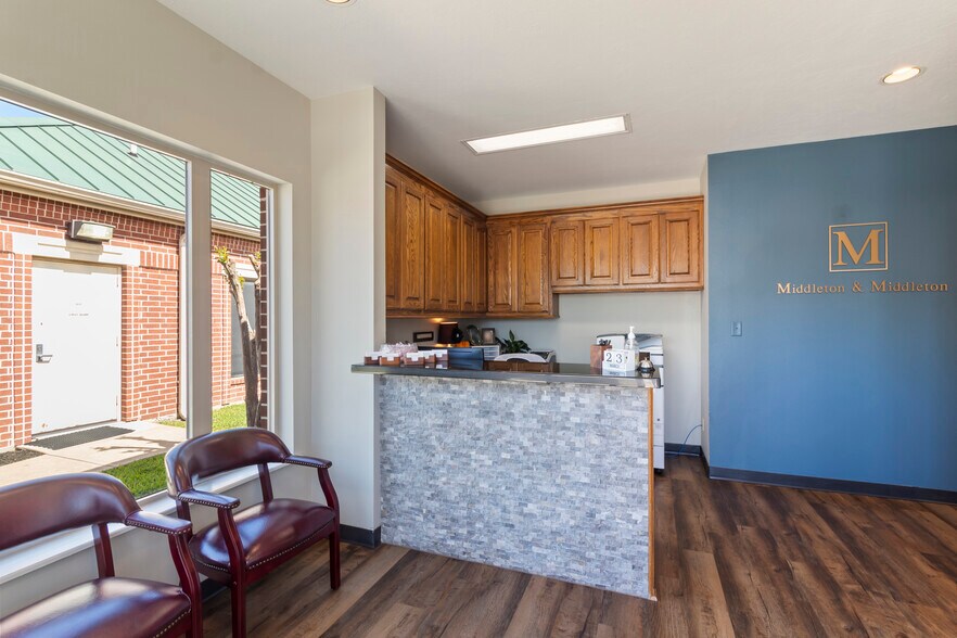 More Photos Of 3330 Longmire Dr, College Station Office For Sale