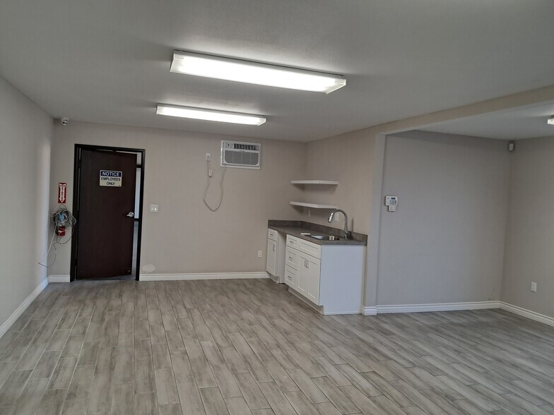 More Photos Of 17802-17810 S Main St, Gardena Manufacturing For Lease