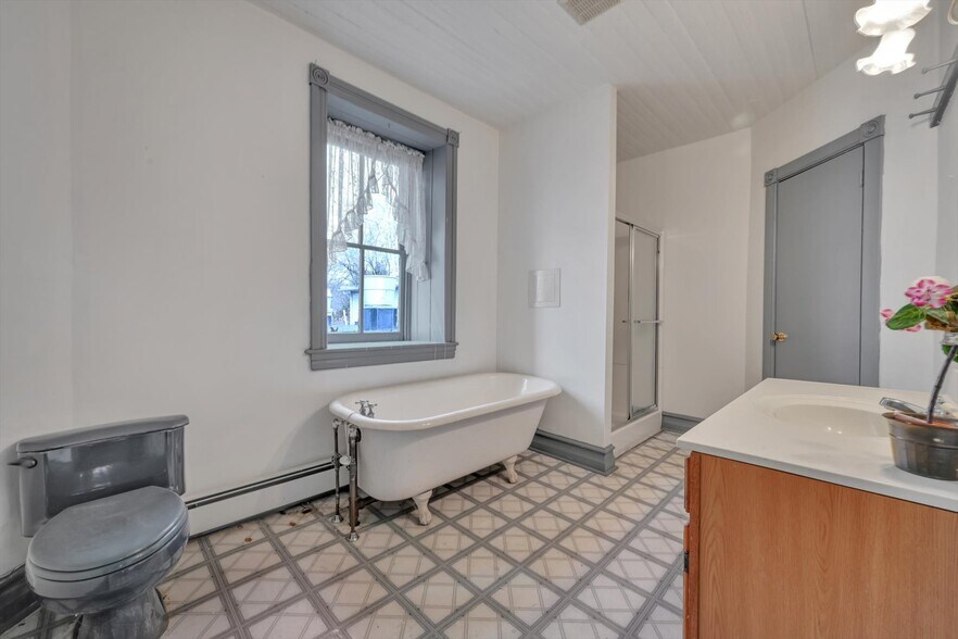 More Photos Of 349 Huffs Church Rd, Mertztown Restaurant For Sale