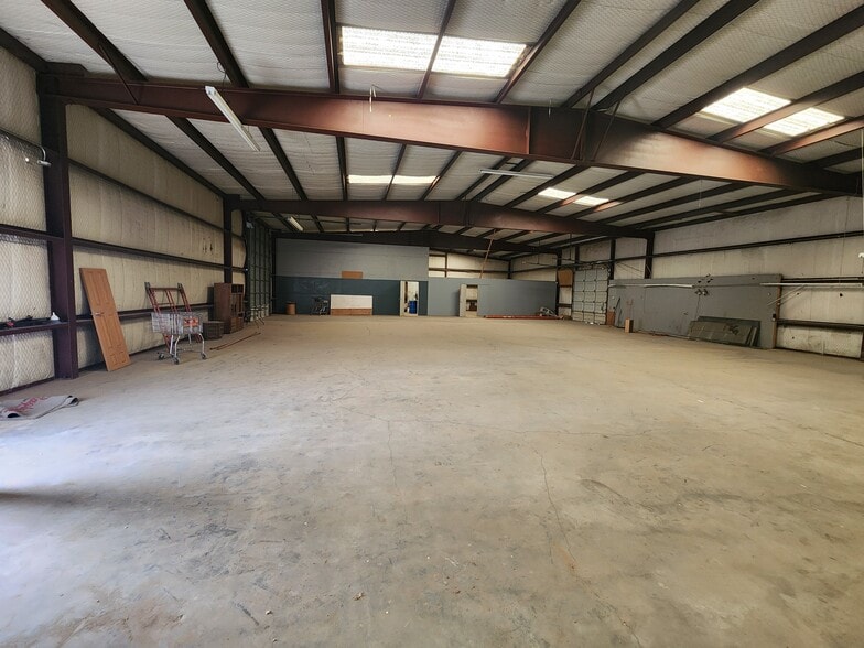 More Photos Of 114 W Bland St, Roswell Industrial For Sale