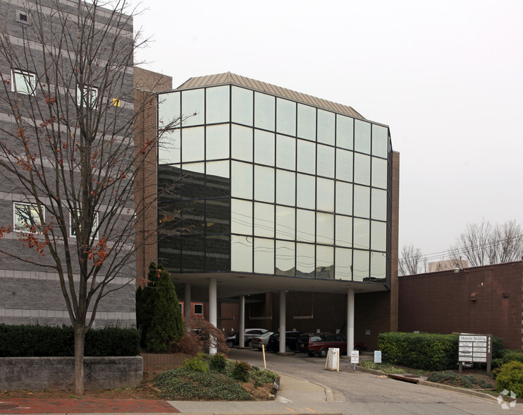 Primary Photo Of 4848 Battery Ln, Bethesda Office For Lease