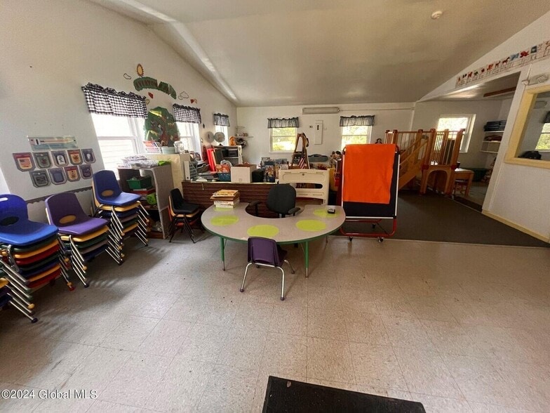 More Photos Of 1612 Crescent Rd, Clifton Park Schools For Sale