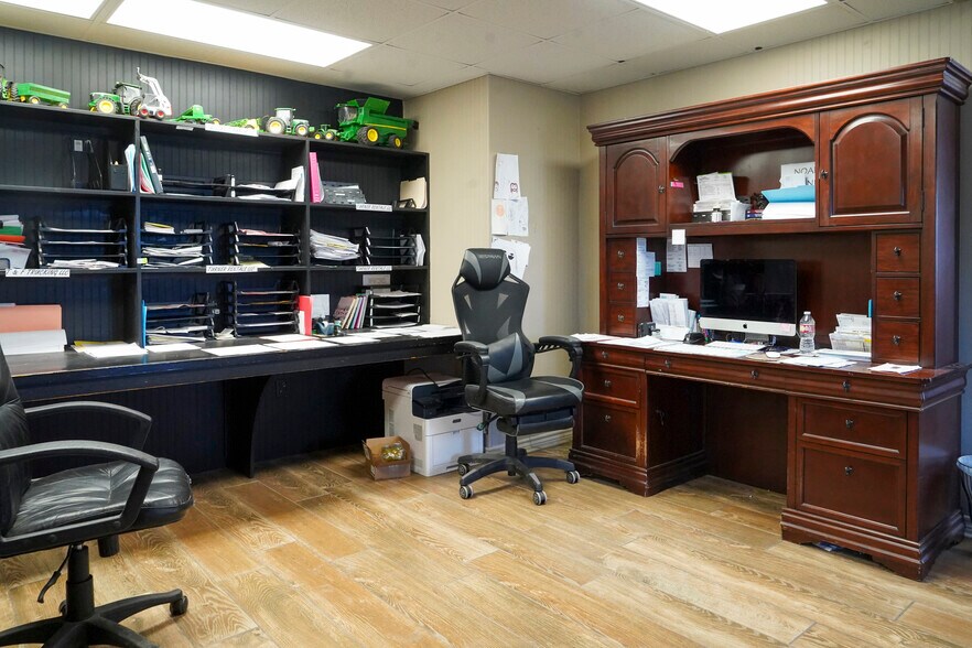 More Photos Of 8808 County Road 1458, Taft Flex For Sale