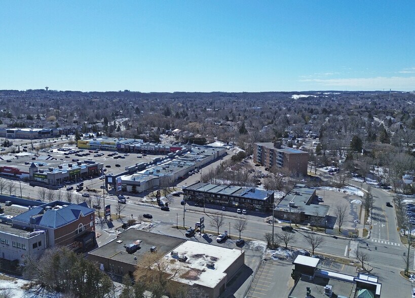 More Photos Of 14810 Yonge St, Aurora Storefront Retail Residential For Sale