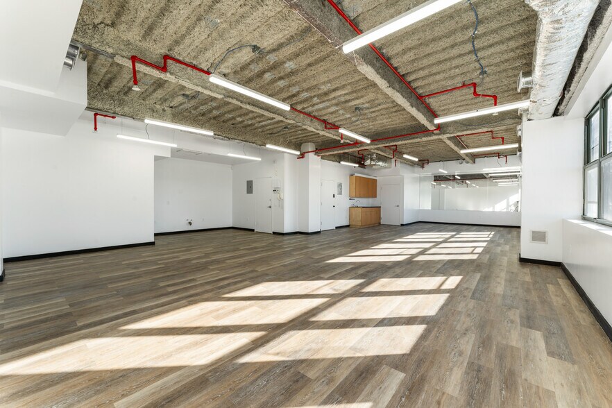 More Photos Of 164 20th St, Brooklyn Office For Lease