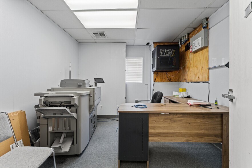 More Photos Of 3700 W Avenue L, Lancaster Schools For Lease