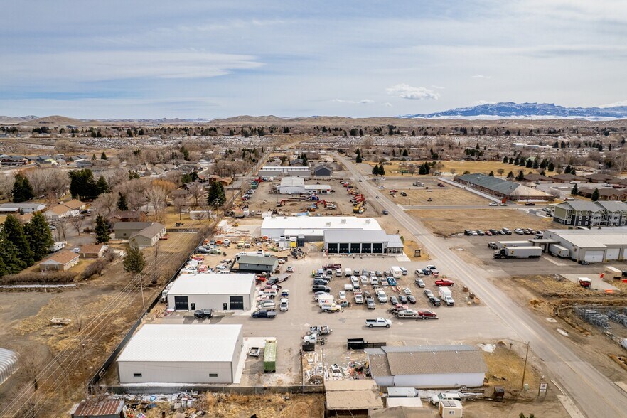 More Photos Of 528 Blackburn St, Cody Auto Repair For Sale