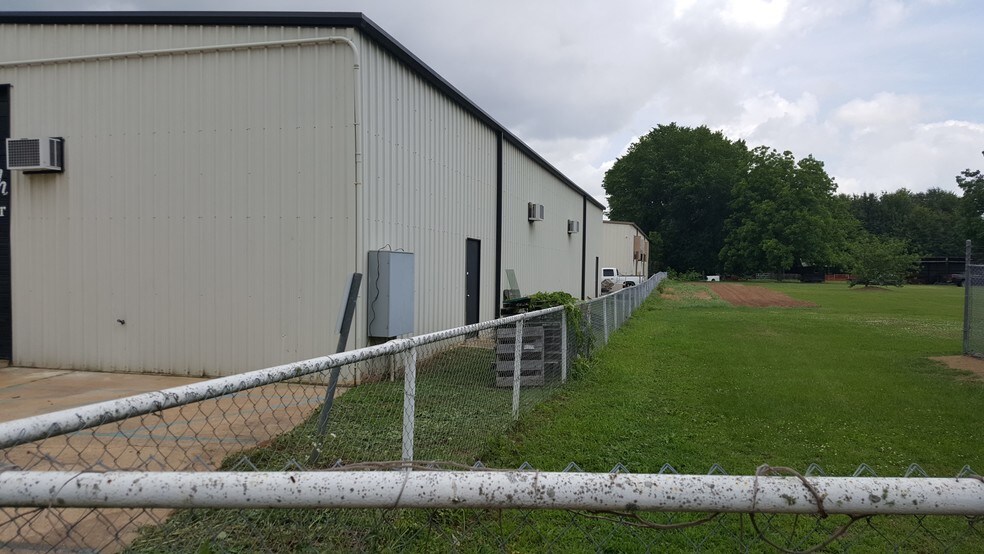 More Photos Of 1905-1907 Alfred Ln, Bossier City Warehouse For Lease