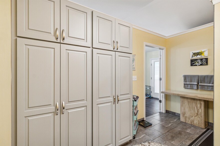 More Photos Of 7010 Frances Rd, Flushing Convenience Store For Sale