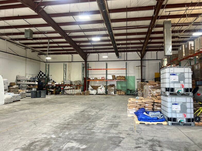 More Photos Of 1657 N State St, Lehi Manufacturing For Sale