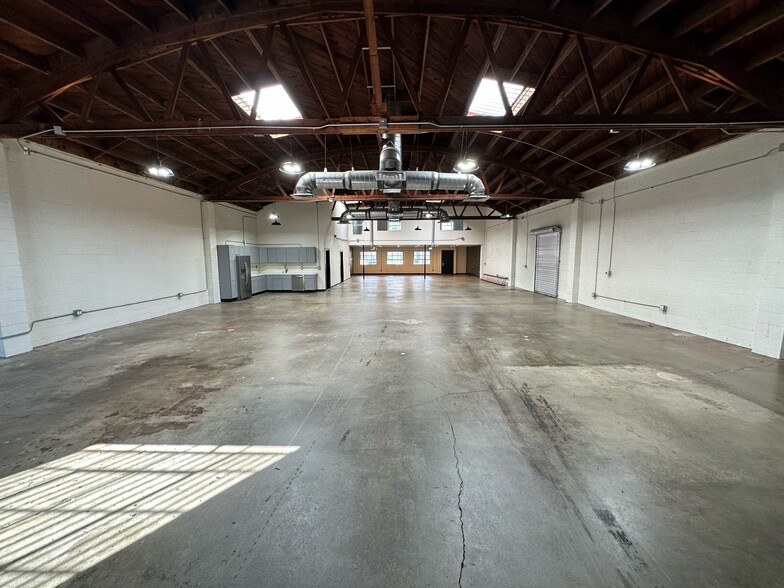 Primary Photo Of 4116 W Jefferson Blvd, Los Angeles Industrial For Lease