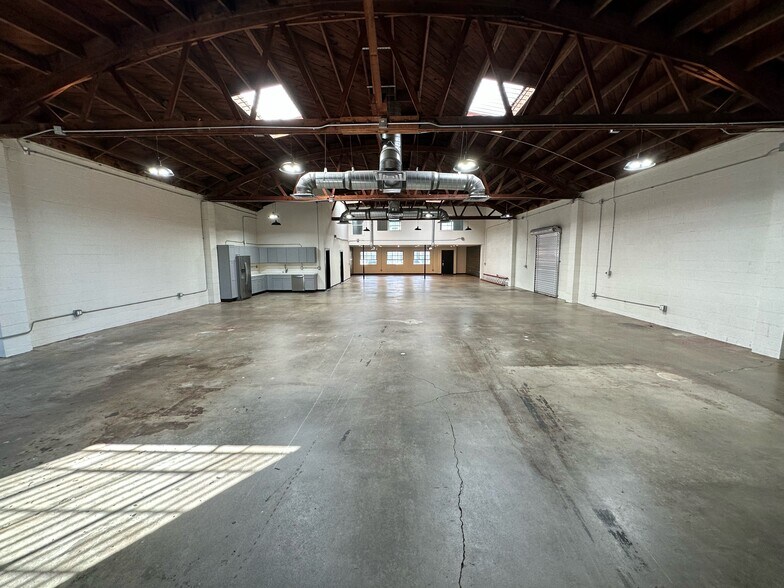 More Photos Of 4116 W Jefferson Blvd, Los Angeles Industrial For Lease