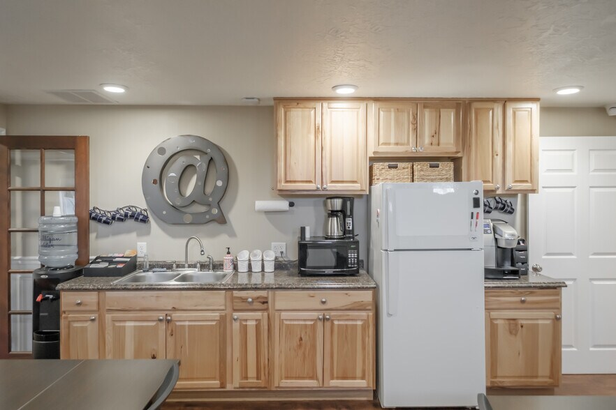 More Photos Of 1209-1215 Shortridge St SE, Albany Office Residential For Sale